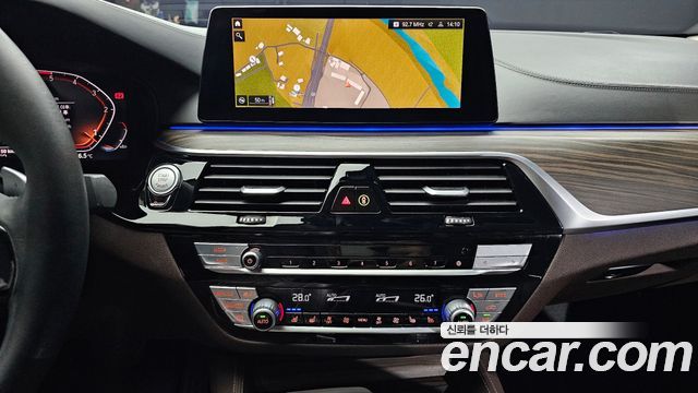 BMW 5-Series 520d xDrive Luxury Plus