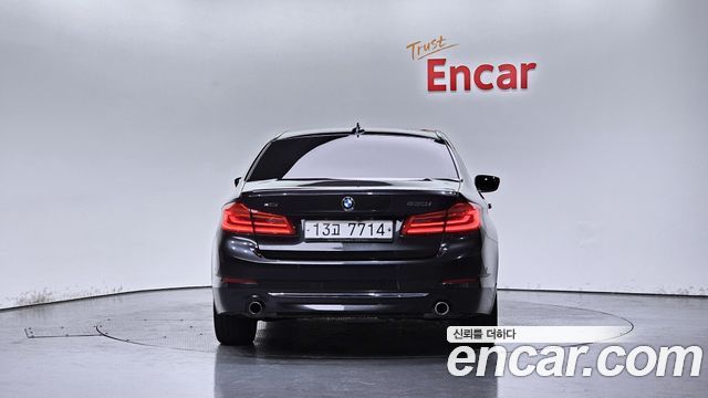 BMW 5-Series 530i xDrive Luxury Plus