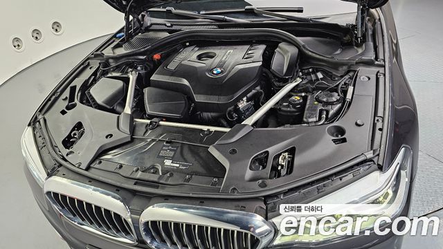 BMW 5-Series 530i xDrive Luxury Plus