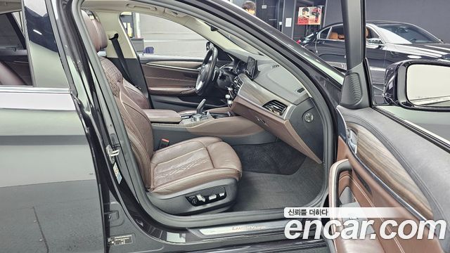 BMW 5-Series 530i xDrive Luxury Plus