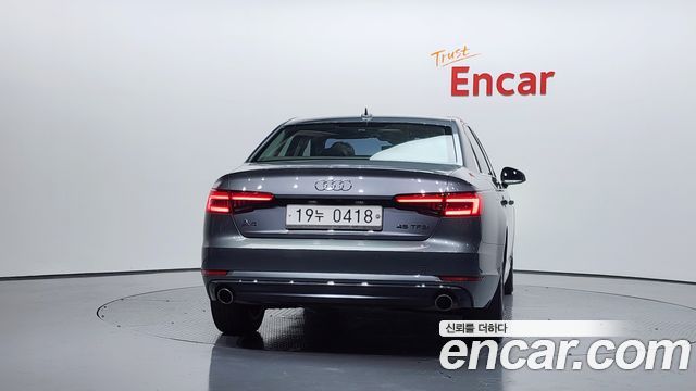 Audi A4 45 TFSI Premium