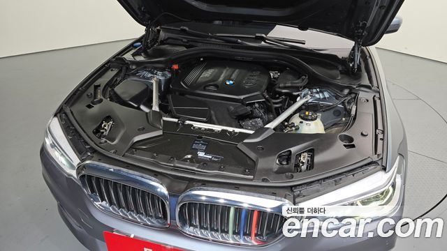 BMW 5-Series 520d xDrive Luxury Plus