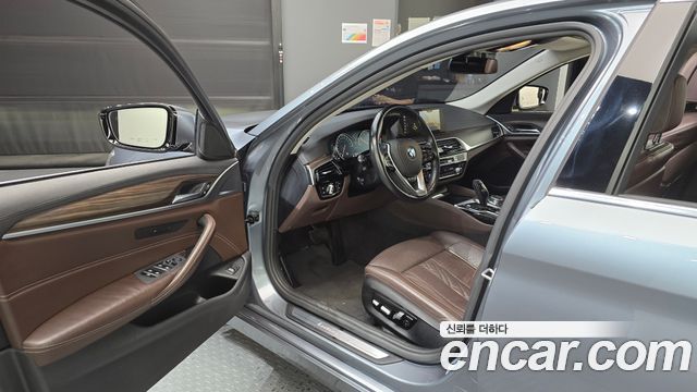 BMW 5-Series 520d xDrive Luxury Plus