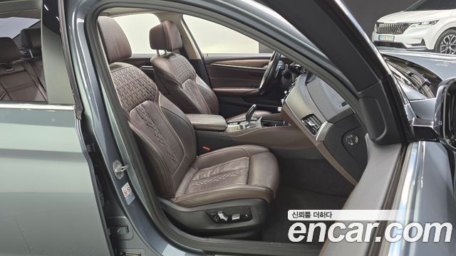 BMW 5-Series 520d xDrive Luxury Plus