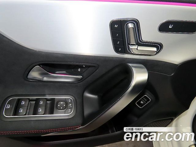 Mercedes-Benz CLA-Class CLA250 4MATIC