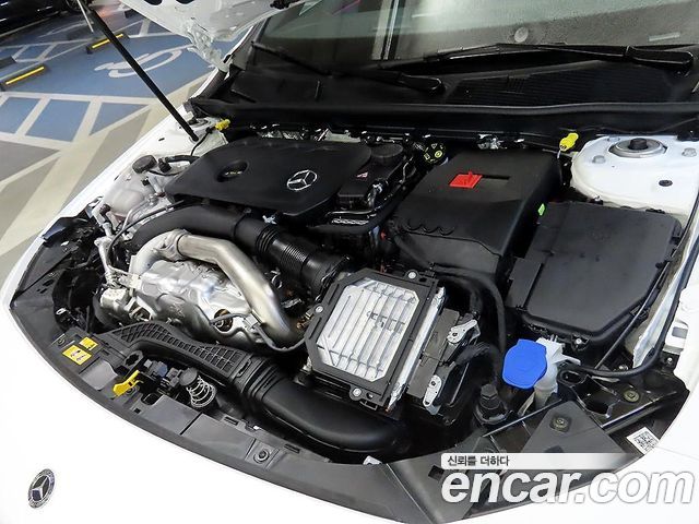 Mercedes-Benz CLA-Class CLA250 4MATIC