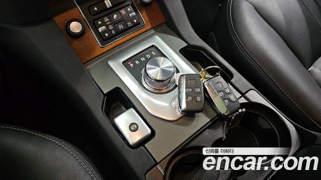 Land Rover Discovery 3.0 SDV6 SE