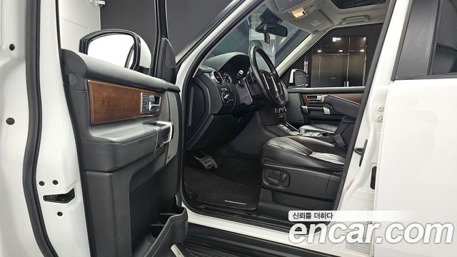 Land Rover Discovery 3.0 SDV6 SE