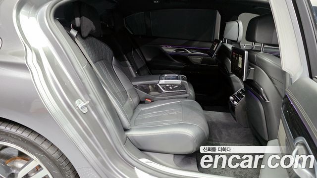 BMW 7-Series 740Li xDrive M Sport Package