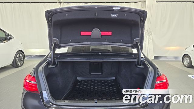BMW 7-Series 750Li xDrive Premium