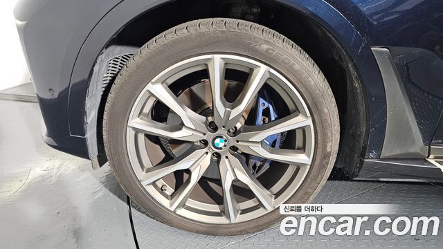 BMW X7 M50i 6STR