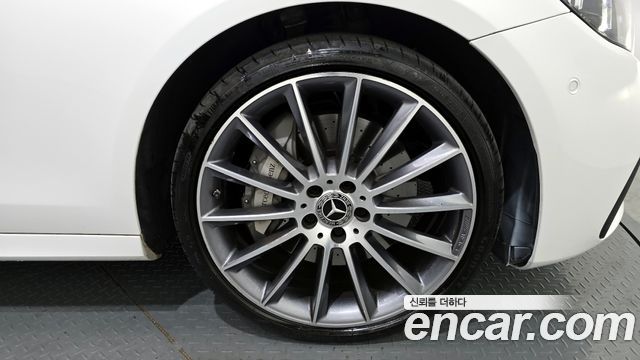 Mercedes-Benz E-Class E350 4MATIC AMG Line