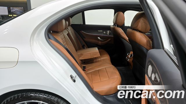 Mercedes-Benz E-Class E350 4MATIC AMG Line