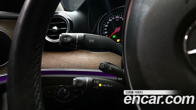 Mercedes-Benz E-Class E300 4MATIC Exclusive Standard