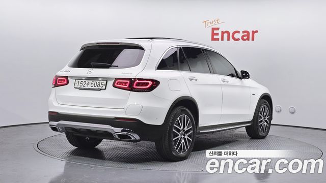Mercedes-Benz GLC-Class GLC300e 4MATIC
