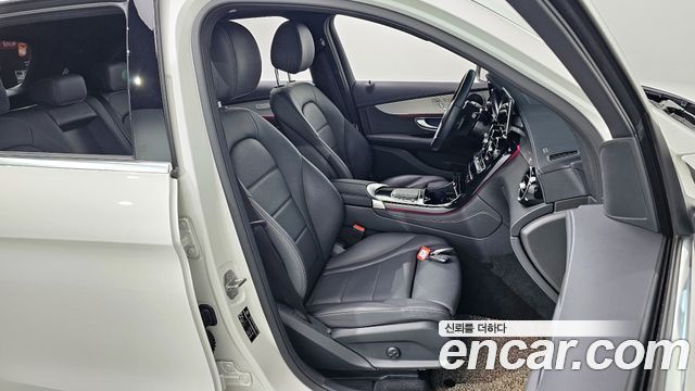 Mercedes-Benz GLC-Class GLC300e 4MATIC