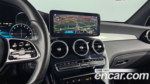 Mercedes-Benz GLC-Class GLC300e 4MATIC