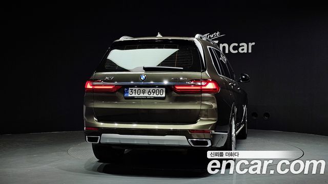 BMW X7 xDrive 40i Design Pure Excellence 7-Seater