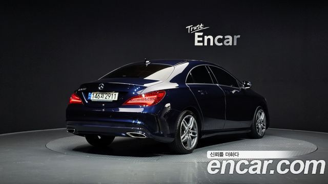 Mercedes-Benz CLA-Class CLA220 AMG Line