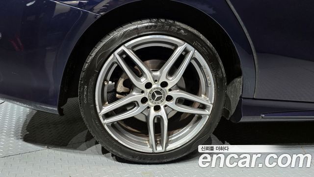 Mercedes-Benz CLA-Class CLA220 AMG Line