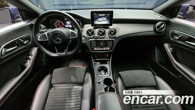 Mercedes-Benz CLA-Class CLA220 AMG Line