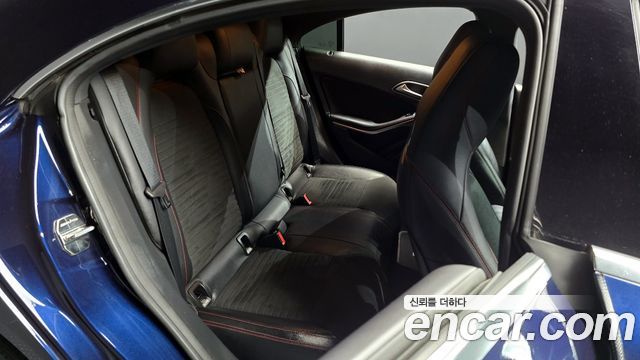 Mercedes-Benz CLA-Class CLA220 AMG Line