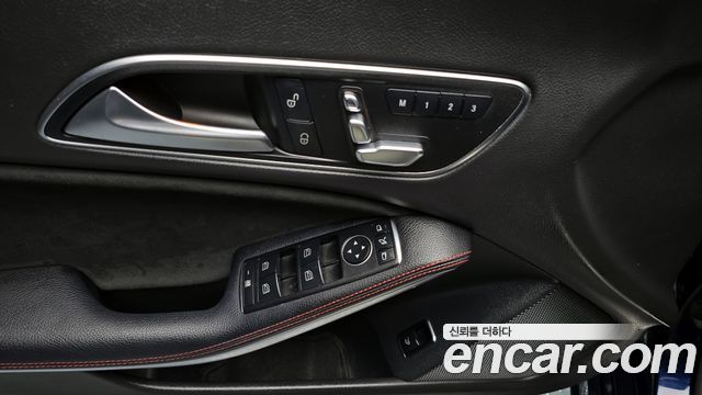 Mercedes-Benz CLA-Class CLA220 AMG Line