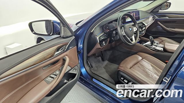 BMW 5-Series 530i Luxury