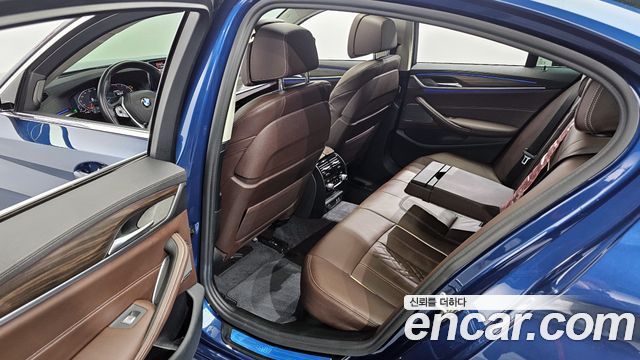 BMW 5-Series 530i Luxury