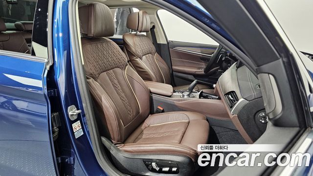 BMW 5-Series 530i Luxury