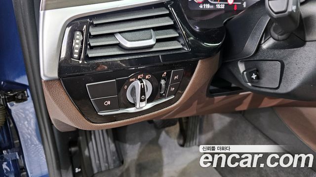 BMW 5-Series 530i Luxury