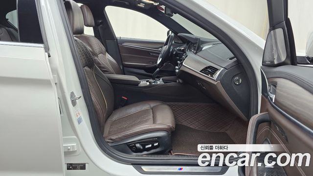 BMW 5-Series 520d xDrive M Sport Package Plus