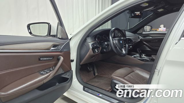 BMW 5-Series 520d xDrive M Sport Package Plus