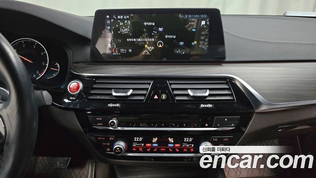BMW 5-Series 520d xDrive M Sport Package Plus