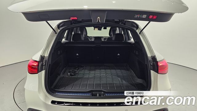 Mercedes-Benz GLC-Class GLC300 4MATIC AMG Line