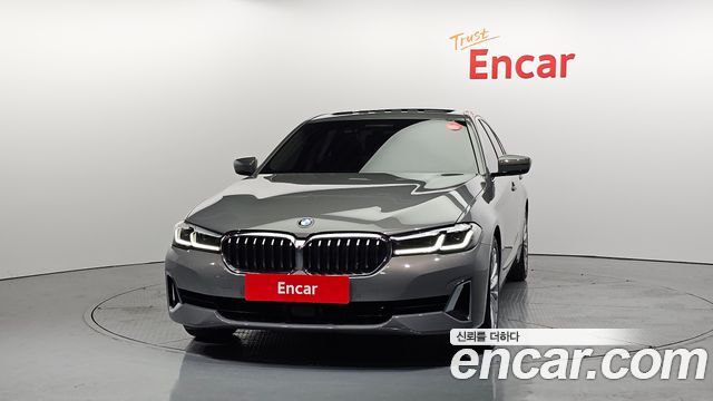 BMW 5-Series 520i Luxury