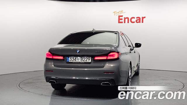 BMW 5-Series 520i Luxury