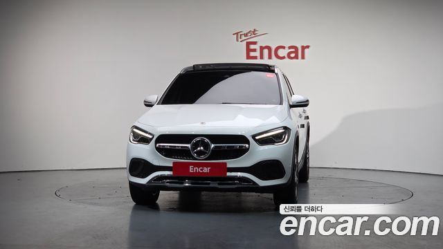 Mercedes-Benz GLA-Class GLA220