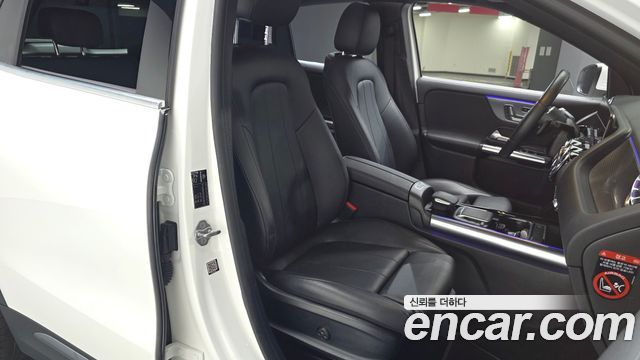 Mercedes-Benz GLA-Class GLA220