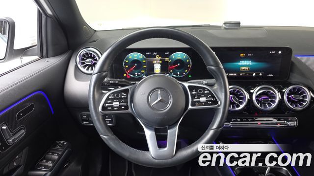 Mercedes-Benz GLA-Class GLA220
