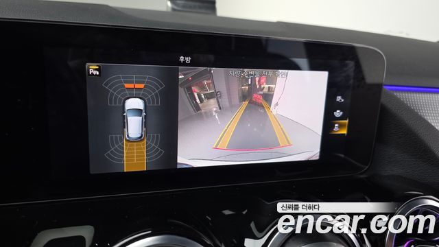 Mercedes-Benz GLA-Class GLA220