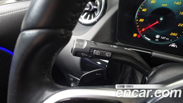Mercedes-Benz GLA-Class GLA220