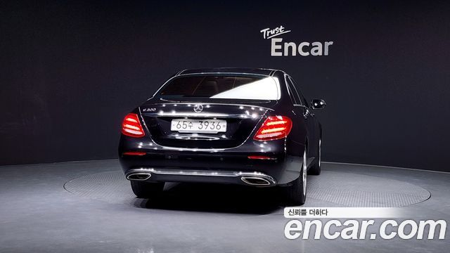 Mercedes-Benz E-Class E200 Avantgarde