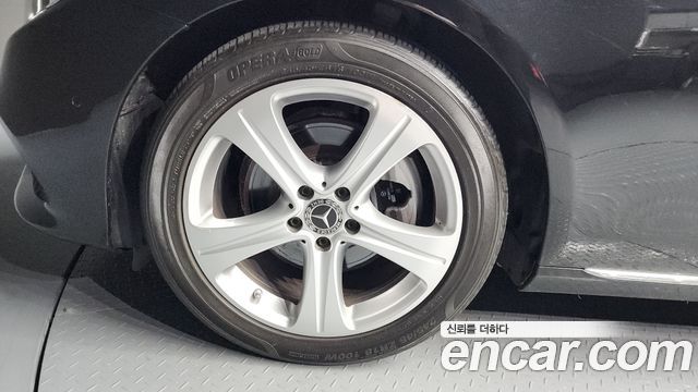 Mercedes-Benz E-Class E200 Avantgarde