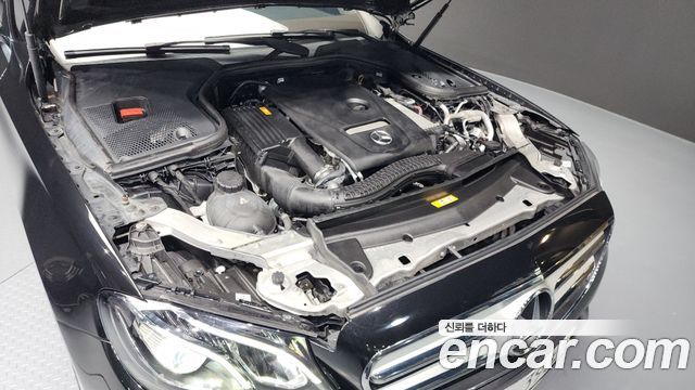 Mercedes-Benz E-Class E200 Avantgarde