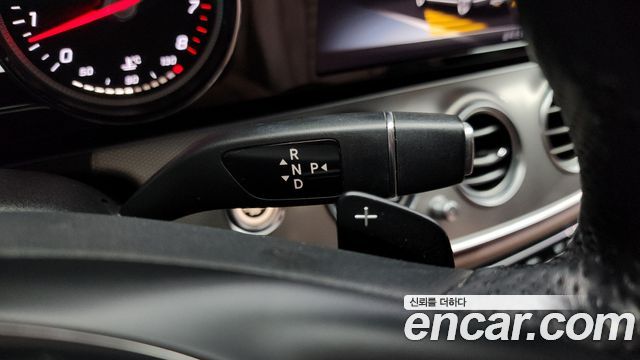 Mercedes-Benz E-Class E200 Avantgarde