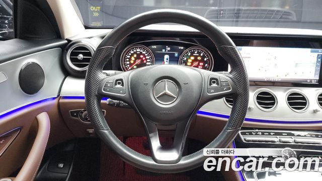 Mercedes-Benz E-Class E200 Avantgarde