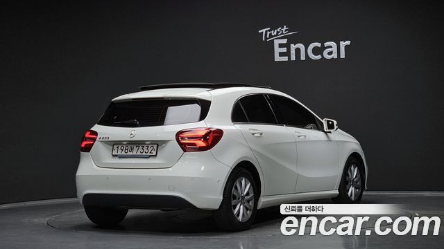 Mercedes-Benz A-Class A200