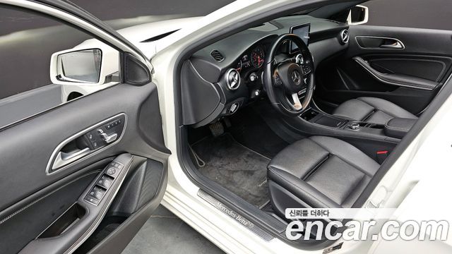 Mercedes-Benz A-Class A200