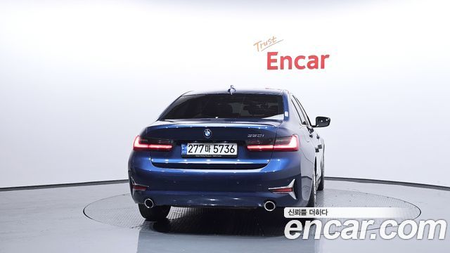 BMW 3-Series 320i Luxury
